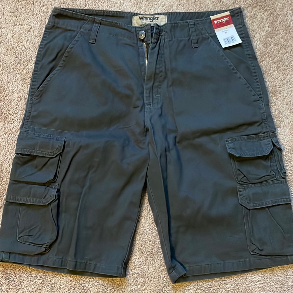 Wrangler Men’s Cargo Shorts 32” NWT